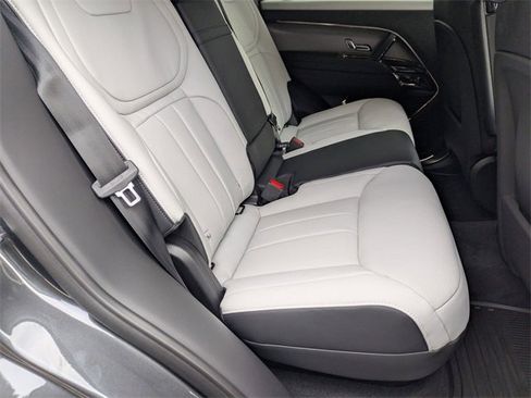 New 2025 Land Rover Range Rover Sport Dynamic SE image 17