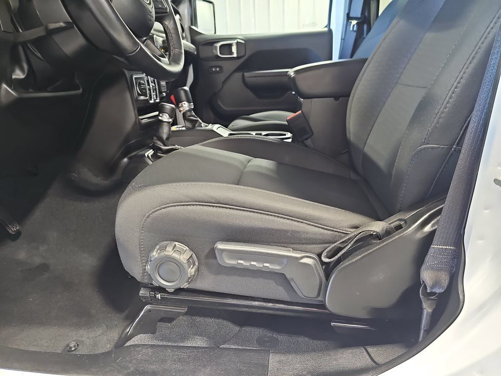 Used 2022 Jeep Wrangler Unlimited Sport AWD/4WD image 28