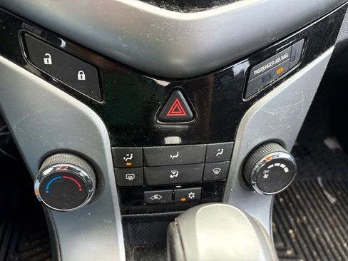 Used 2012 Chevrolet Cruze LT w/ All-Star Edition FWD image 28
