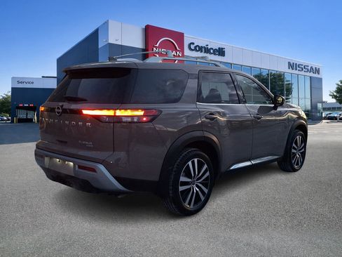 Certified 2024 Nissan Pathfinder Platinum image 6