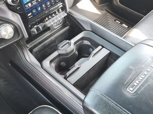 Used 2020 RAM 1500 Limited w/ Black Appearance Package AWD/4WD image 15