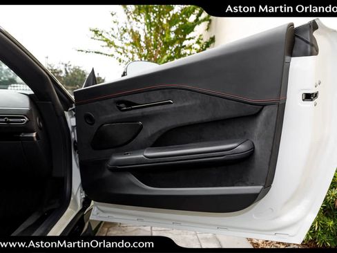 Used 2025 Aston Martin V8 Vantage Coupe image 57