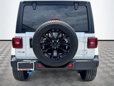 Used 2023 Jeep Wrangler Unlimited Sahara w/ Cold Weather Group AWD/4WD image 7