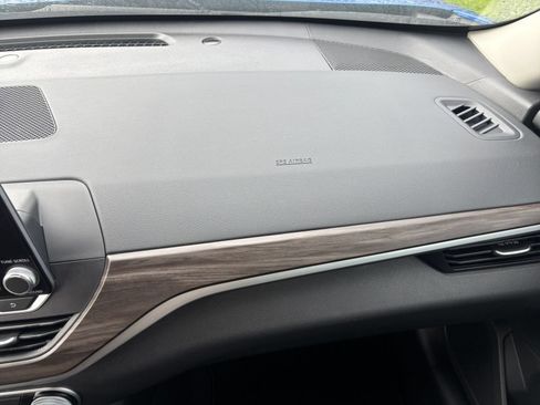 Used 2025 Nissan Altima 2.5 SV FWD image 36