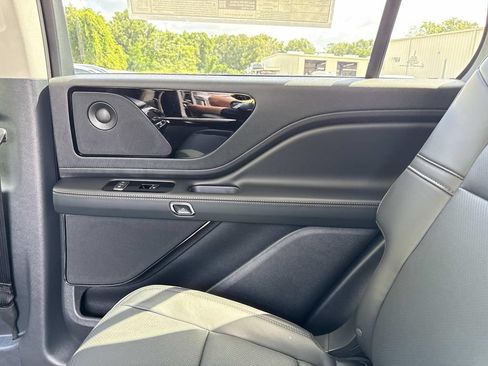 New 2026 Lincoln Aviator 2WD image 15