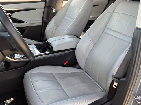 Used 2022 Land Rover Range Rover Evoque SE image 4