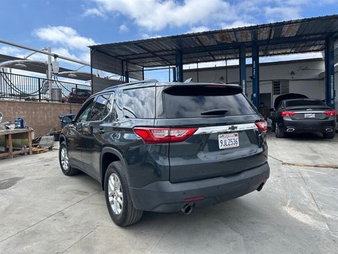 Used 2020 Chevrolet Traverse LT FWD image 3