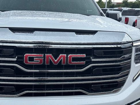 Used 2024 GMC Sierra 1500 SLT RWD image 5