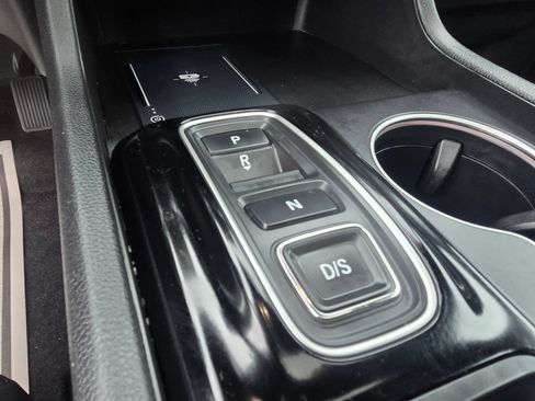 Used 2025 Honda Pilot Black Edition image 17
