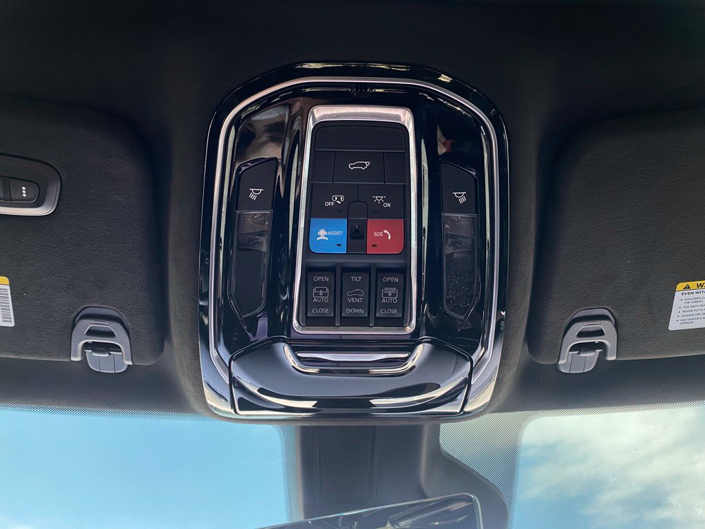 Used 2022 Jeep Grand Wagoneer Series II AWD/4WD image 20