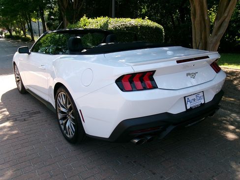 Used 2025 Ford Mustang Premium RWD image 7