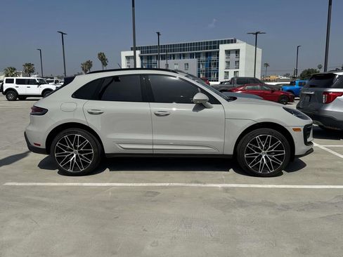 Used 2024 Porsche Macan image 9