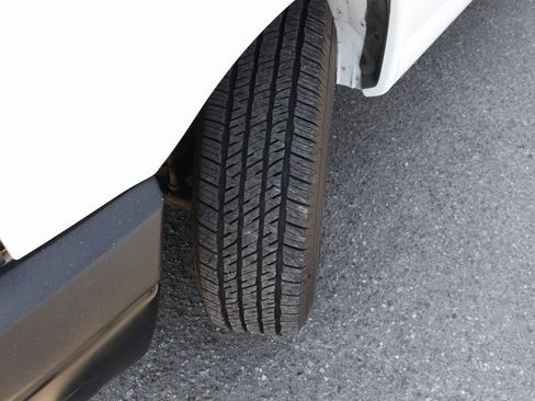 Used 2014 Chevrolet Express 2500 image 38