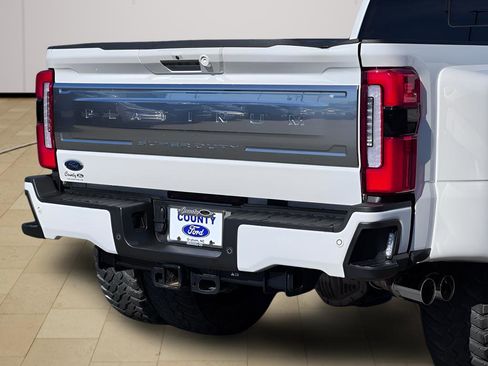 Used 2024 Ford F450 Platinum w/ FX4 Off-Road Package image 51