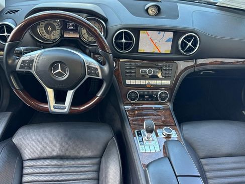 Used 2013 Mercedes-Benz SL 550 w/ Premium Pkg image 27