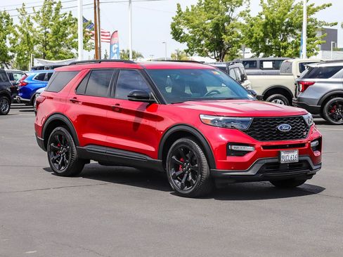 Certified 2023 Ford Explorer ST w/ Equipment Group 401A AWD/4WD image 3