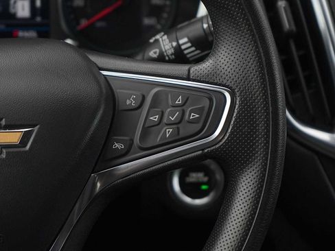 Used 2023 Chevrolet Equinox LT FWD image 18