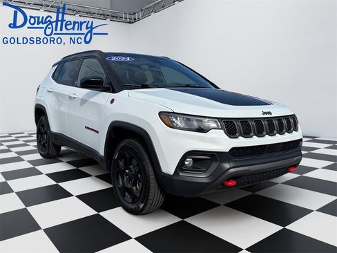 Used 2024 Jeep Compass Trailhawk image 7