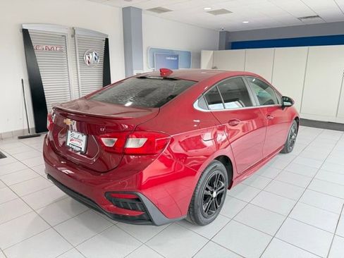Used 2017 Chevrolet Cruze LT image 6