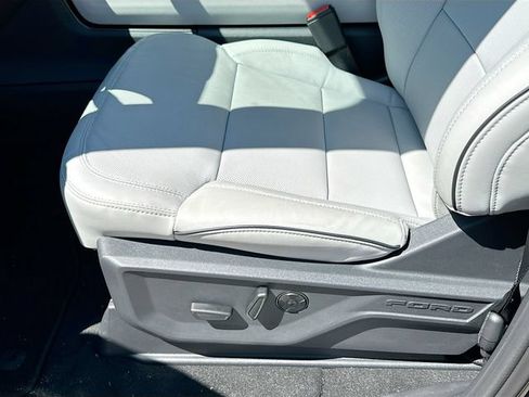 New 2026 Ford Expedition Max Platinum w/ Platinum Ultimate Package AWD/4WD image 13