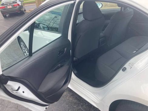 Used 2022 Toyota Corolla LE FWD image 17