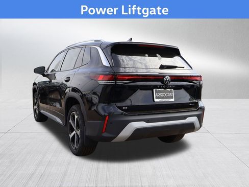 New 2026 Volkswagen Tiguan SE AWD/4WD image 8