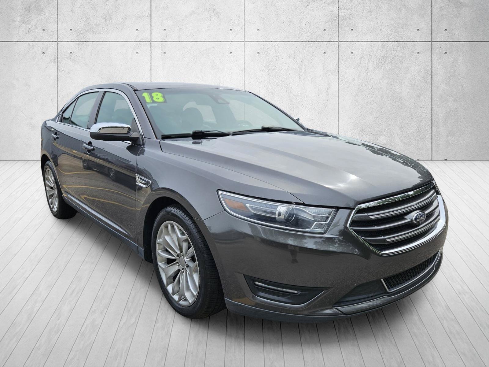 Used 2018 Ford Taurus Limited FWD image 2