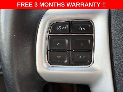 Used 2016 Chrysler Town & Country Touring image 41