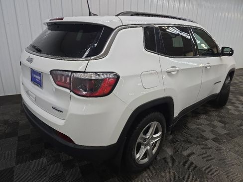 Used 2023 Jeep Compass Latitude AWD/4WD image 10