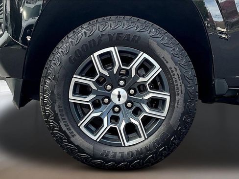 Used 2024 Chevrolet Colorado Z71 AWD/4WD image 34