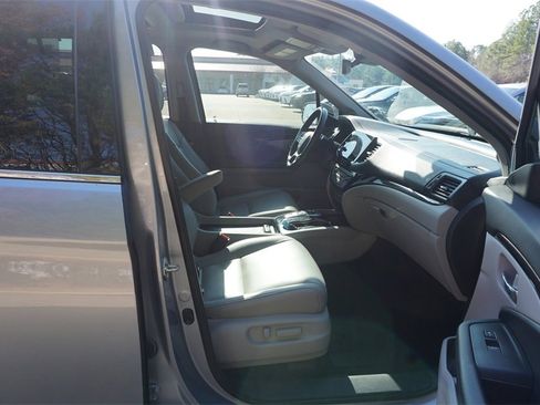 Used 2020 Honda Pilot Touring image 19