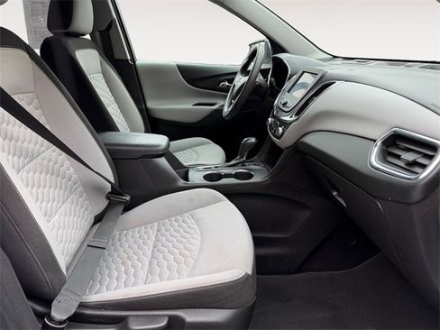 Used 2021 Chevrolet Equinox LT image 15