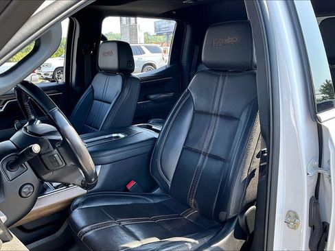 Used 2022 Chevrolet Silverado 1500 High Country w/ High Country Premium Package AWD/4WD image 22