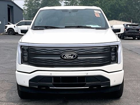Used 2025 Ford F150 Lightning Lariat AWD/4WD image 7