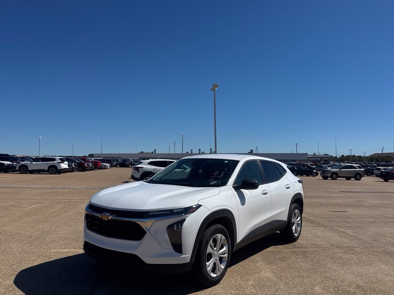 Used 2025 Chevrolet Trax LS FWD image 9