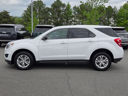 Used 2017 Chevrolet Equinox LS image 4