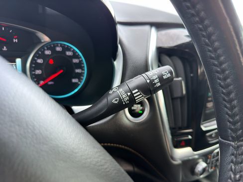 Used 2018 Chevrolet Traverse LT image 27