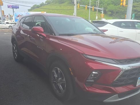 Used 2025 Chevrolet Blazer LT AWD/4WD image 3
