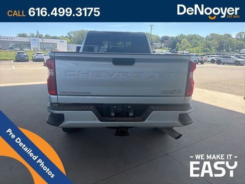 Used 2023 Chevrolet Silverado 2500 High Country AWD/4WD image 4