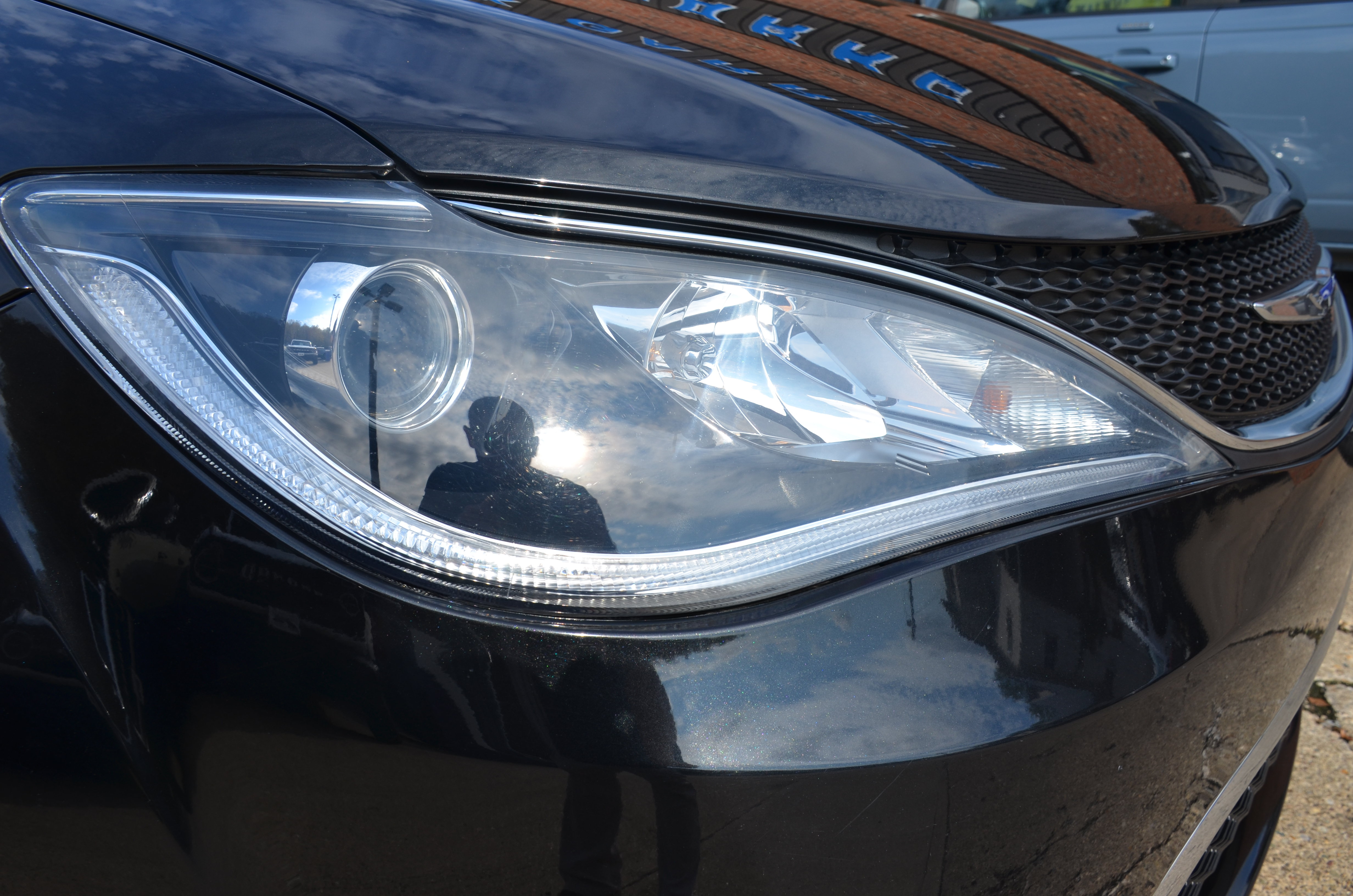 Used 2020 Chrysler Pacifica Touring-L Plus FWD image 7