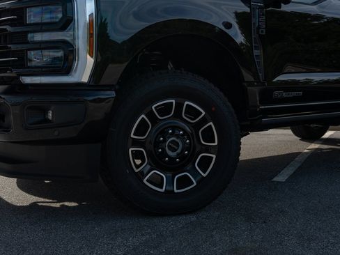 Used 2026 Ford F250 Platinum AWD/4WD image 4