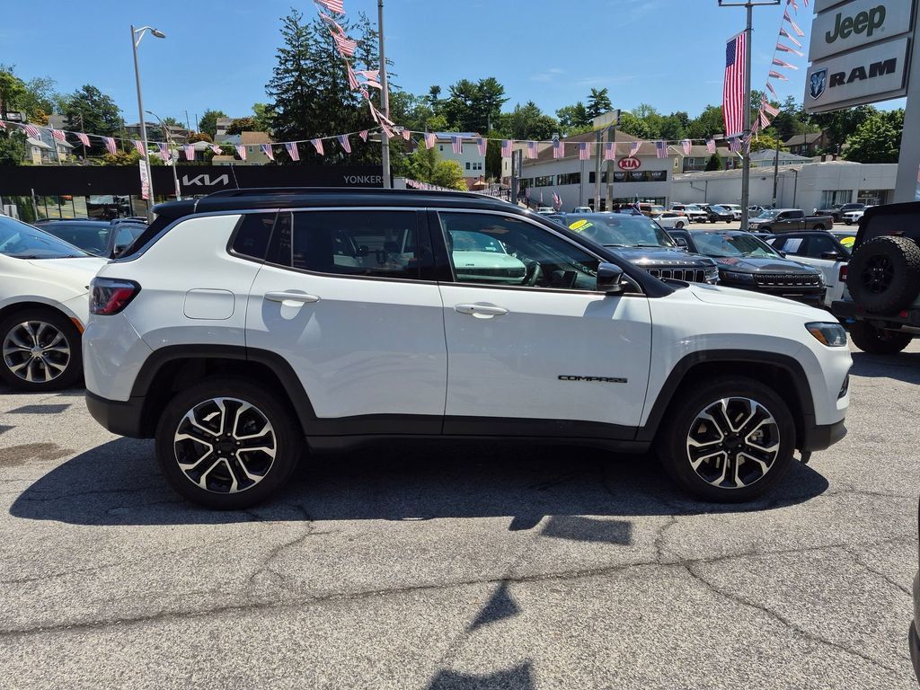 Used 2023 Jeep Compass Limited AWD/4WD image 5