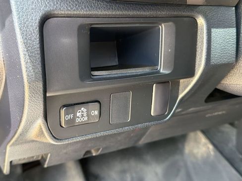 Used 2016 Toyota Tacoma SR5 w/ SR5 Appearance Package (SN) AWD/4WD image 18