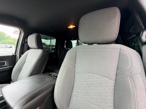 Used 2025 RAM 2500 Big Horn AWD/4WD image 30