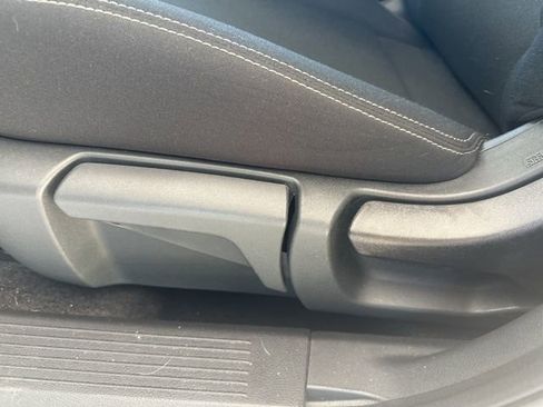 Used 2023 Nissan Rogue S AWD/4WD image 12