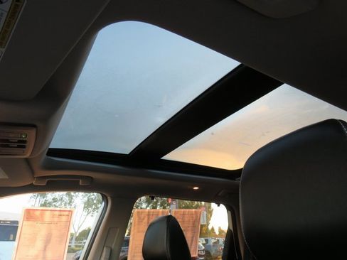 Used 2021 Nissan Rogue SL w/ Premium Package image 32