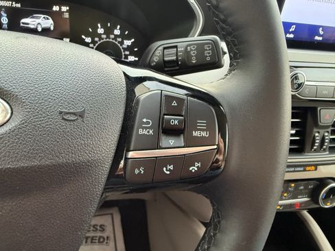 Used 2022 Ford Escape SE w/ Cold Weather Package image 15