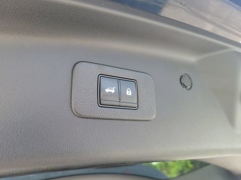 Used 2022 Nissan Armada SL w/ Midnight Edition Package RWD image 10