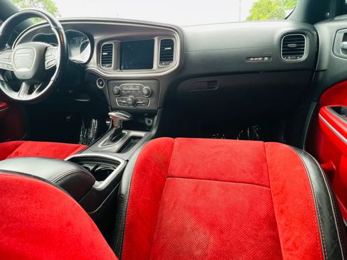 Used 2022 Dodge Charger Scat Pack w/ Plus Group RWD image 18