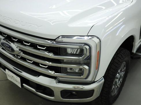 Used 2023 Ford F350 Lariat image 24